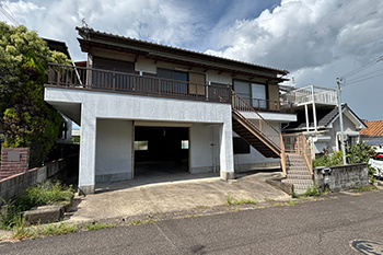 売り倉庫付き中古住宅　オレンジランド