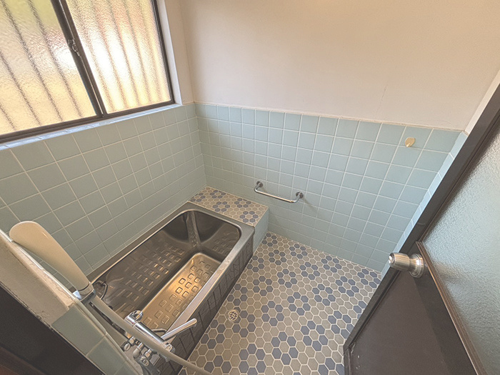 上富田町売中古住宅　朝来