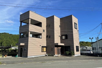 上富田町売中古住宅　岩田