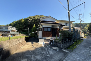 上富田町売中古住宅　岩田