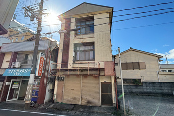 田辺市高雄1丁目　3階建アパート