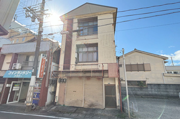 田辺市高雄1丁目　3階建アパート