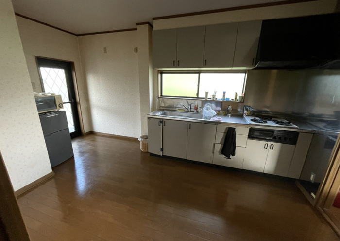 売店舗付中古住宅　上富田町岩田