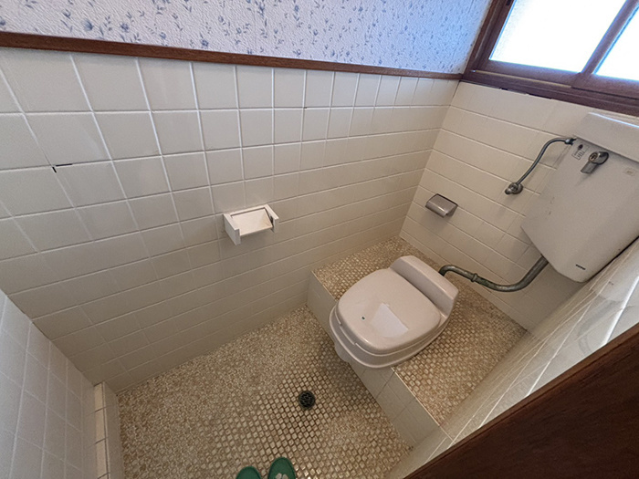 上富田町売中古住宅　朝来